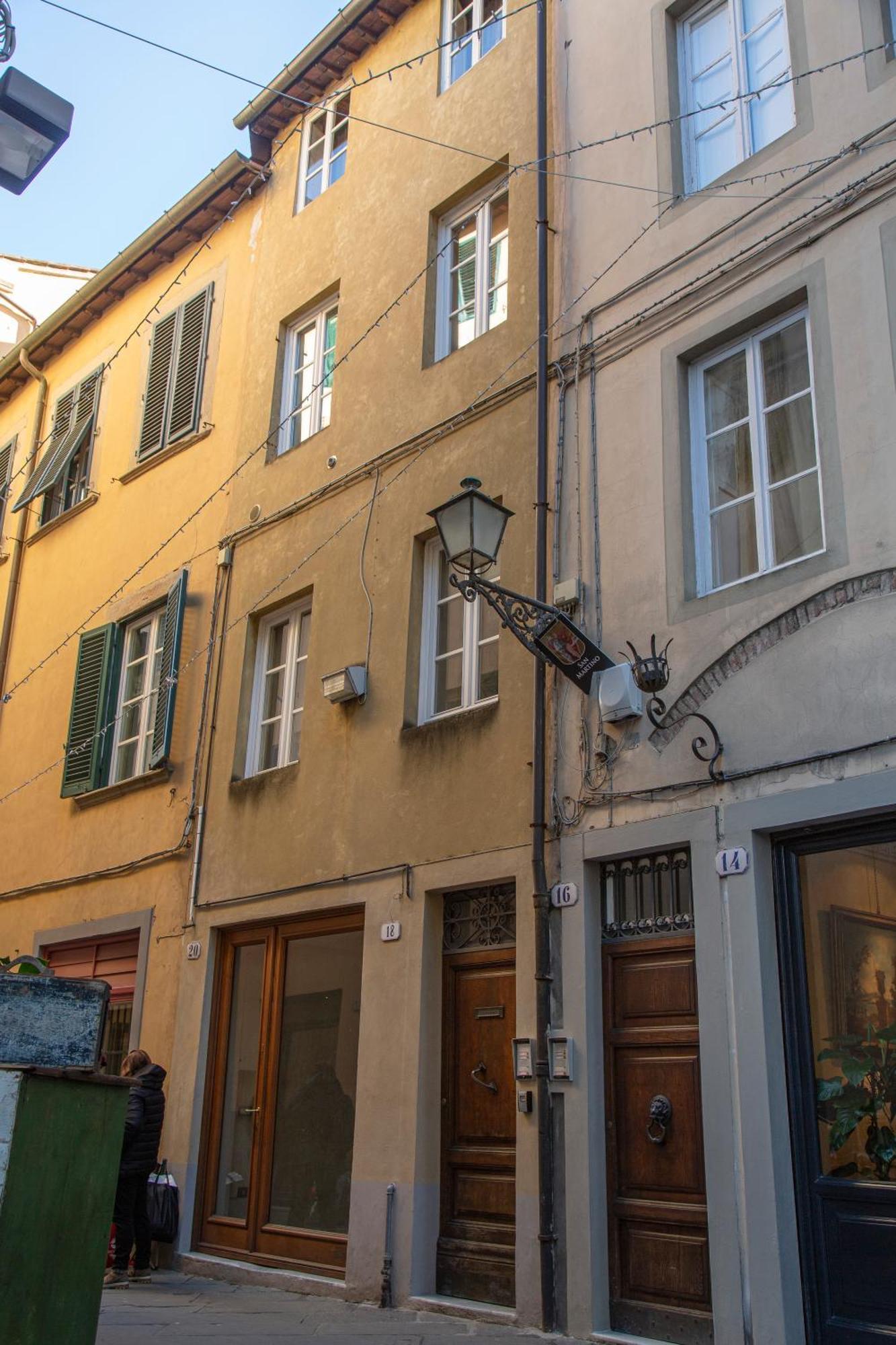 Nido Sui Tetti Di Lucca, Romantico E Centralissimo Exterior photo